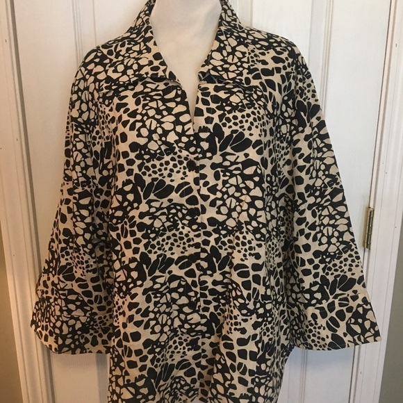 Lucy & Laurel Linen button front blouse. Sz 3X. 3/4 sleeve with collar. - Picture 3 of 5